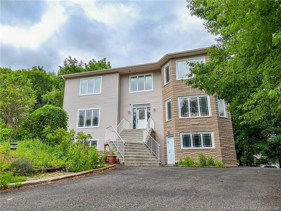 1st image of 15 Gervais Ct