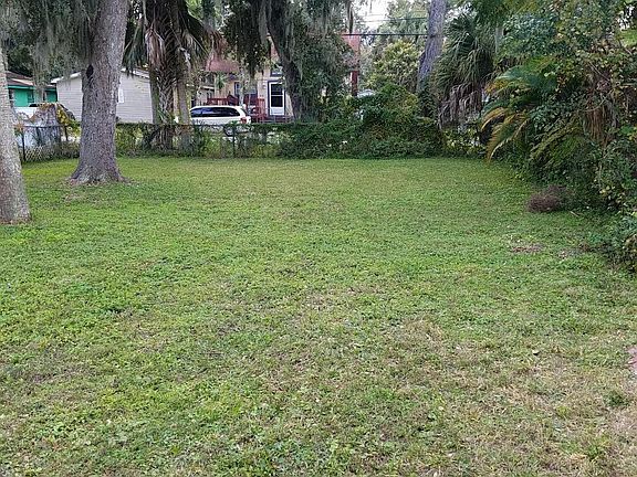 2nd image of 608 Seaman Pl