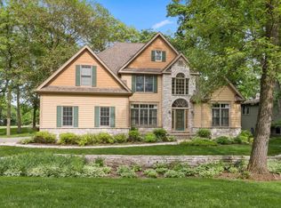 1711 Prestwick Dr, Lake Geneva, WI 53147