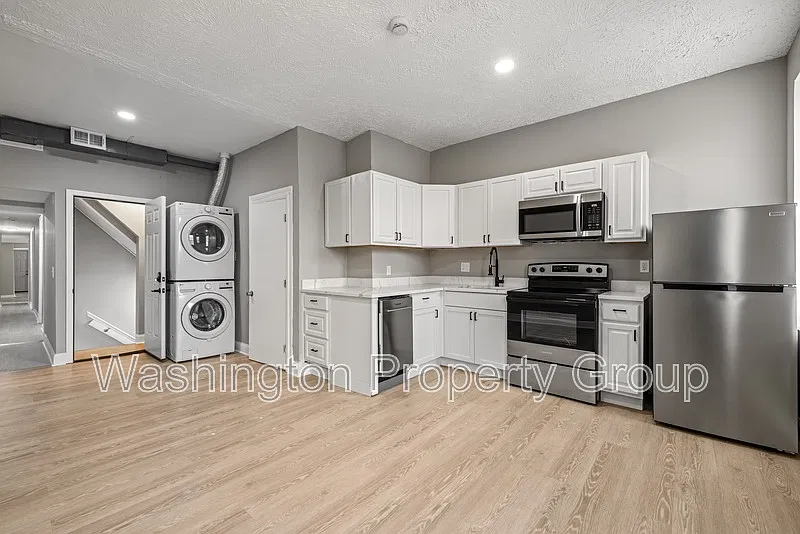 3 bed, 2.0 bath, 1350 sqft, $1,750 — Photo 3