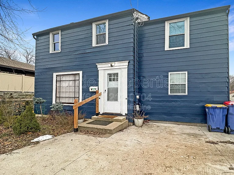 1712 Michigan St NE — Photo 1