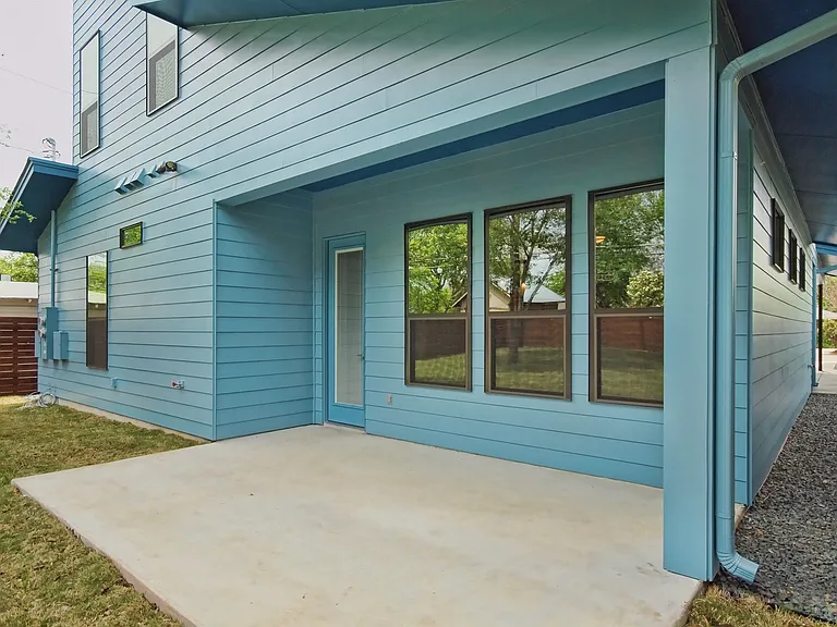 306 Franklin Blvd — Photo 35