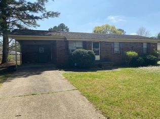 57 Doughty Cir, West Point, MS 39773