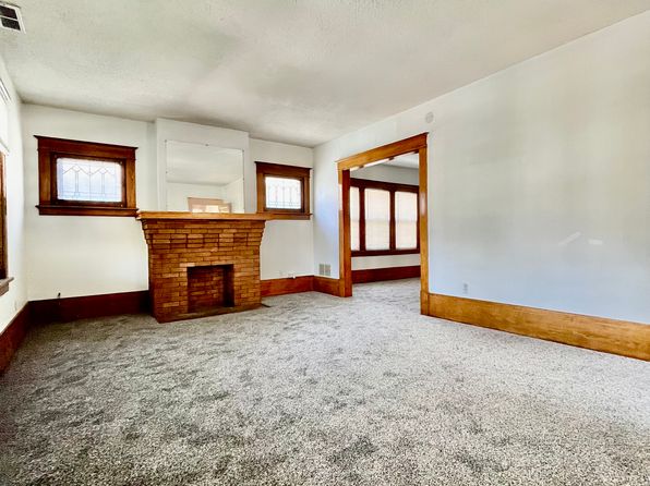 297 Sterling Ave Floor 2