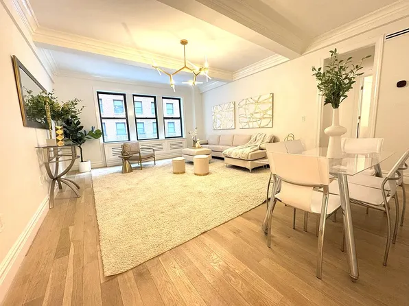 140 W 58th St APT 3A, New York, NY 10019