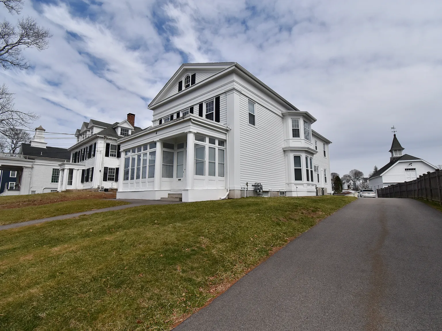 4 bed, 1500 sqft, $2,800 — Photo 2
