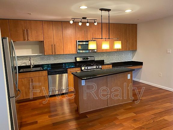 5th image of 1117 Primrose Ct APT 103