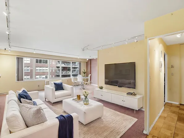 370 E 76th St APT C702, New York, NY 10021