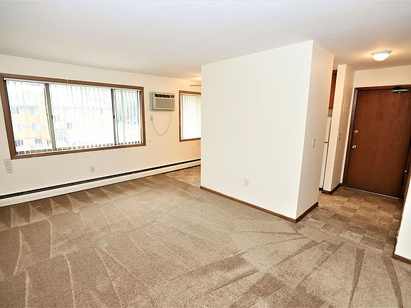 4th image of 7413 Penn Ave S #7