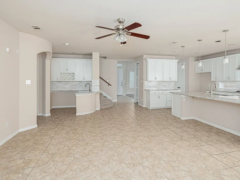 11152 Seguin Dr — Photo 7