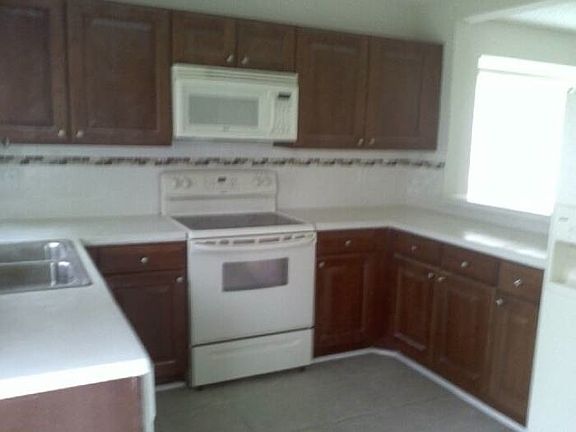 4th image of 881 SW Monica St