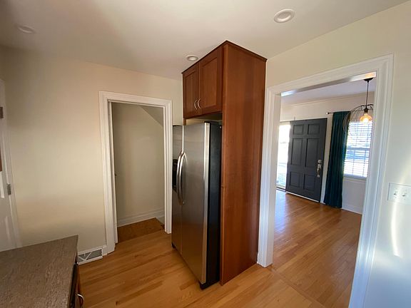 3rd image of 1007 N Dunton Ave
