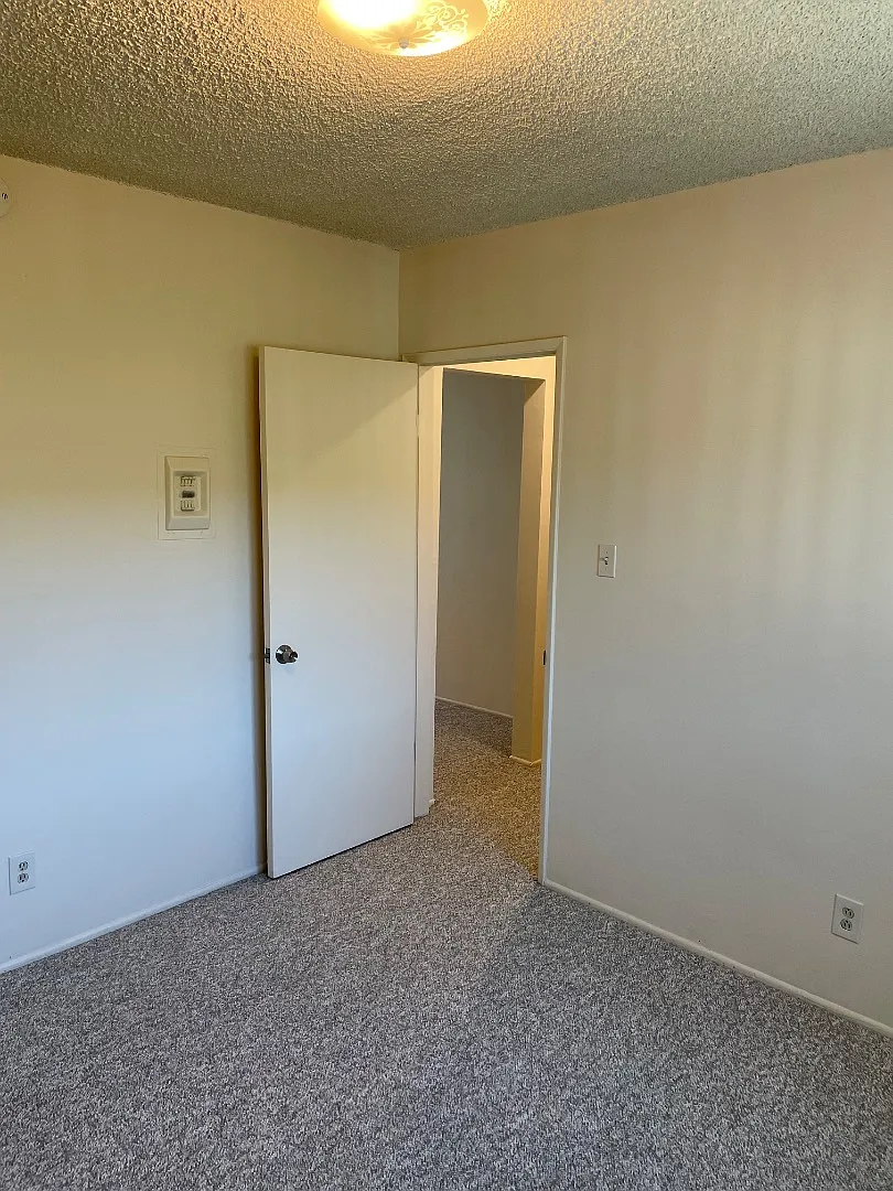 Unit Photo - 307 N Curtis Ave #E