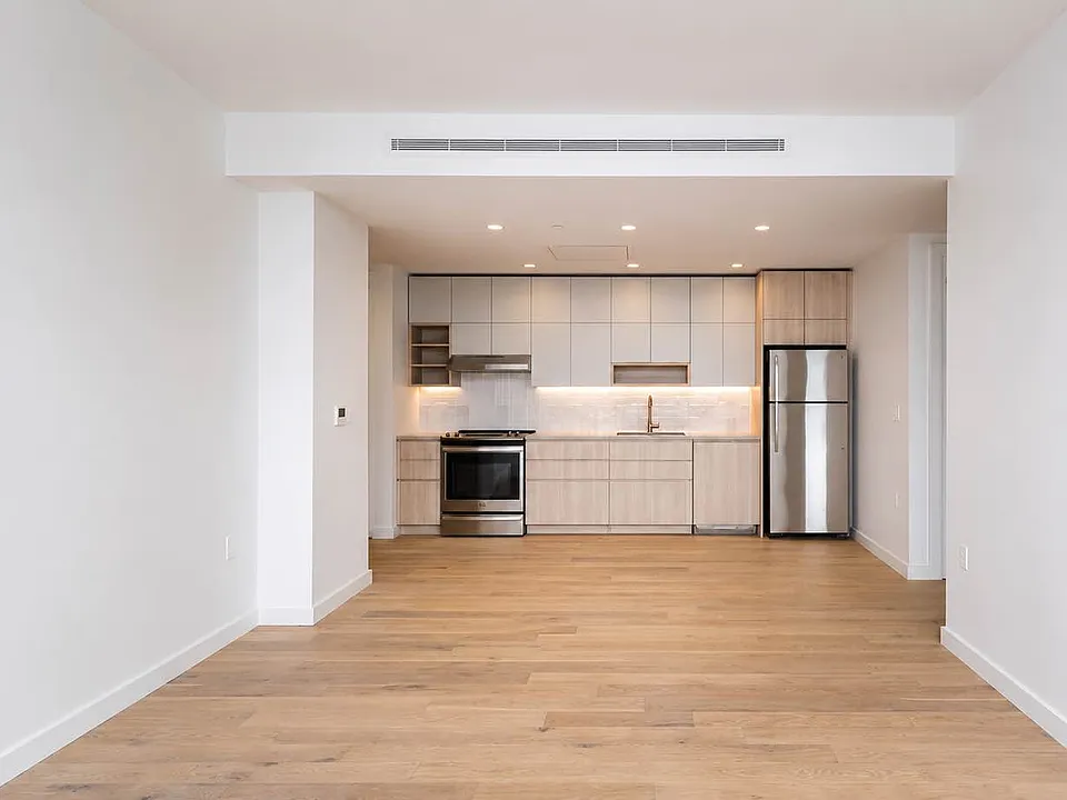 698 Empire Blvd #502