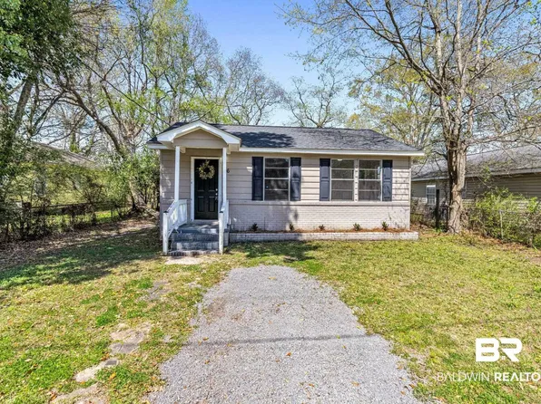 66 11th Ave, Chickasaw, AL 36611