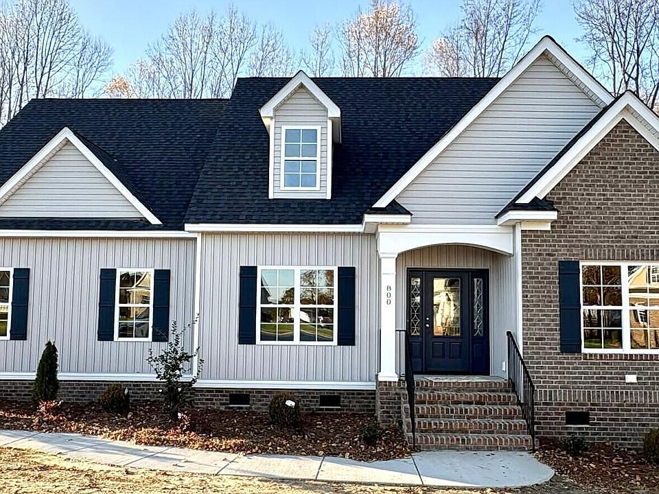 1st image of 800 Emmett Ct