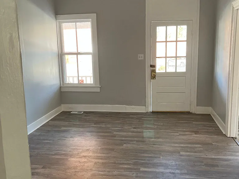 229 Holbrook St — Photo 3