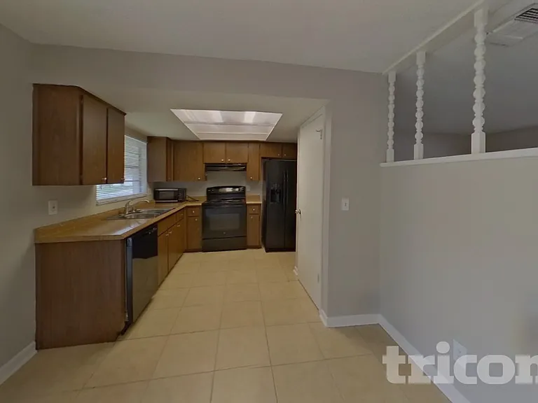 1484 Bloomingdale Rd — Photo 5