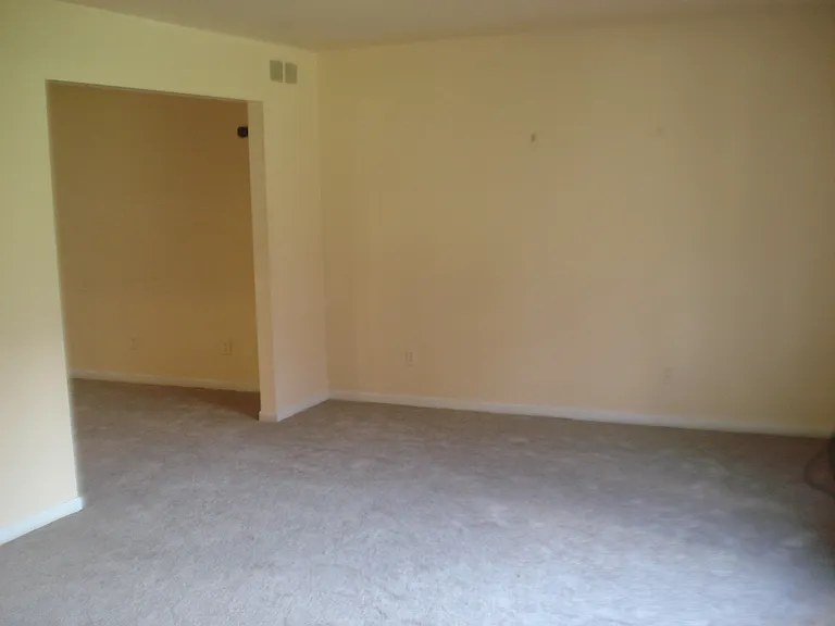 1305 Fieldway Ct — Photo 5