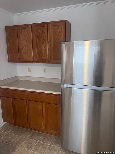 3 bed, 2.5 bath, 2320 sqft, $1,995 — Photo 4