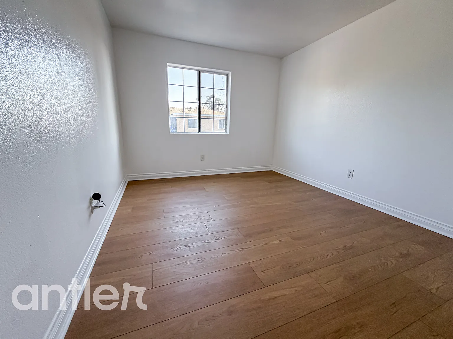 3 bed, $3,200 — Photo 2
