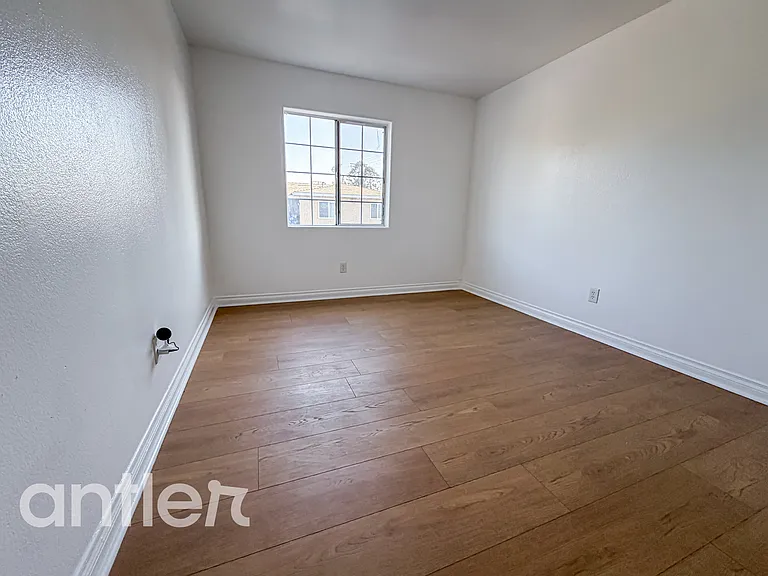 7689 S Main St #M1 — Photo 2