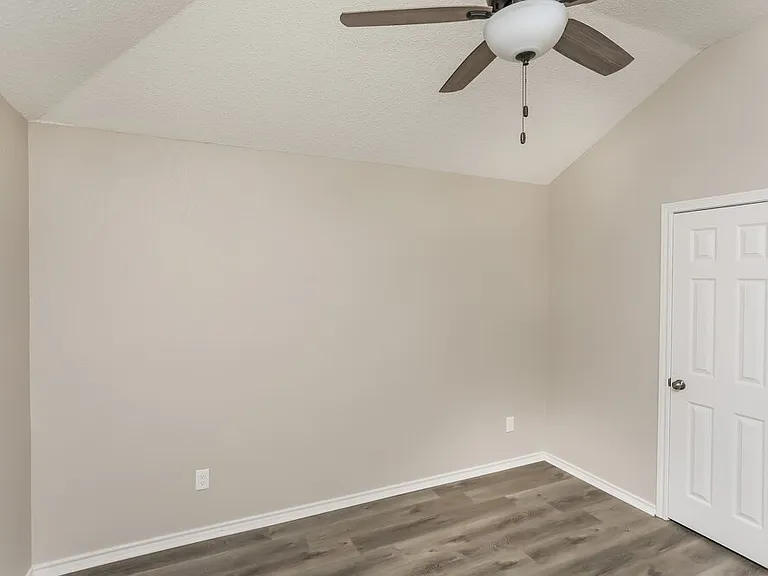 1512 Fern Dr — Photo 13