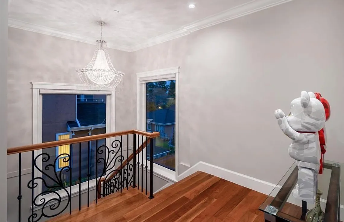 5 bed, 6.5 bath, 4618 sqft, $12,000 — Photo 4