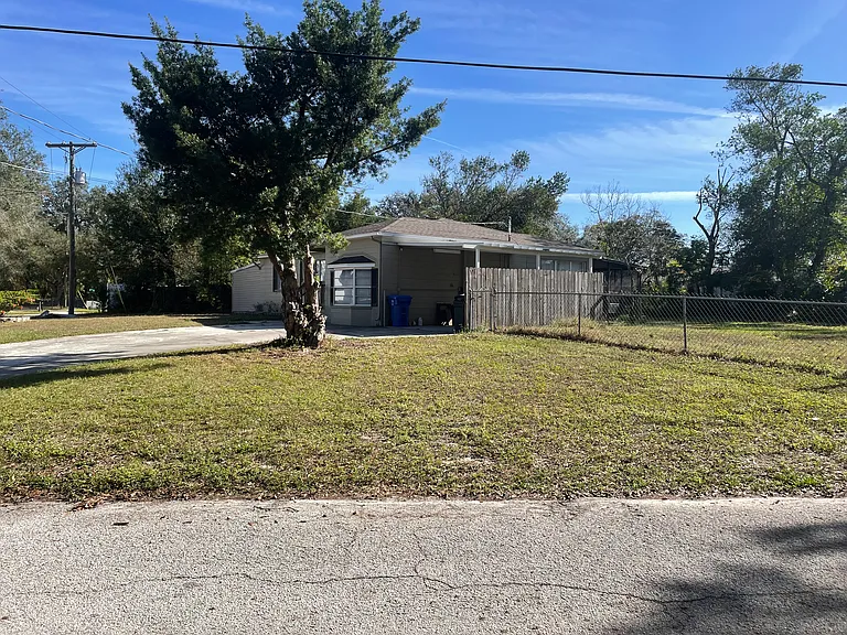 12125 N Edison Ave — Photo 4