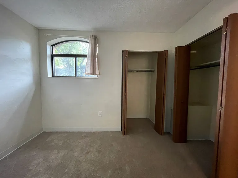 3273 Niagara Sq — Photo 8