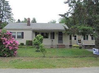 8 Pine St, Kennebunk, ME 04043