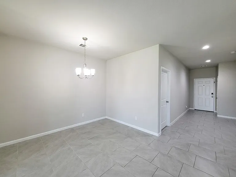 29614 Breakwater Dr — Photo 3