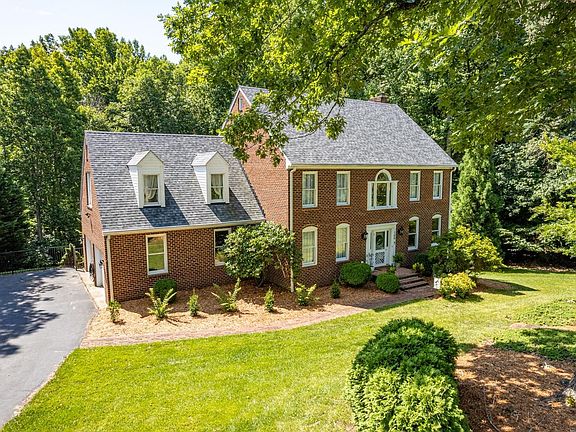4th image of 109 Winterberry Dr