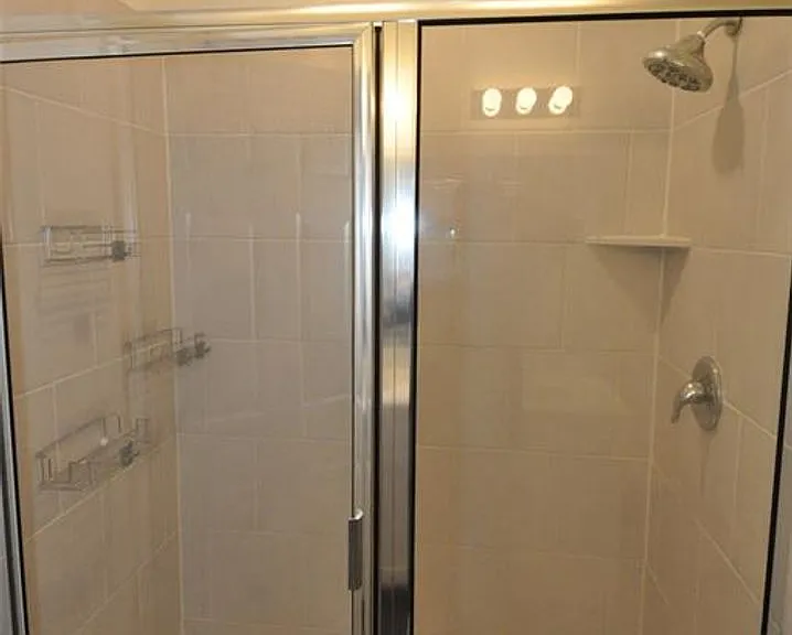 1717 T H Johnson Dr — Photo 15