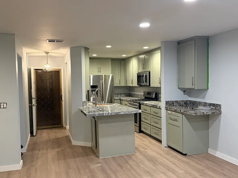 1100 Newport Ave #204 — Photo 8