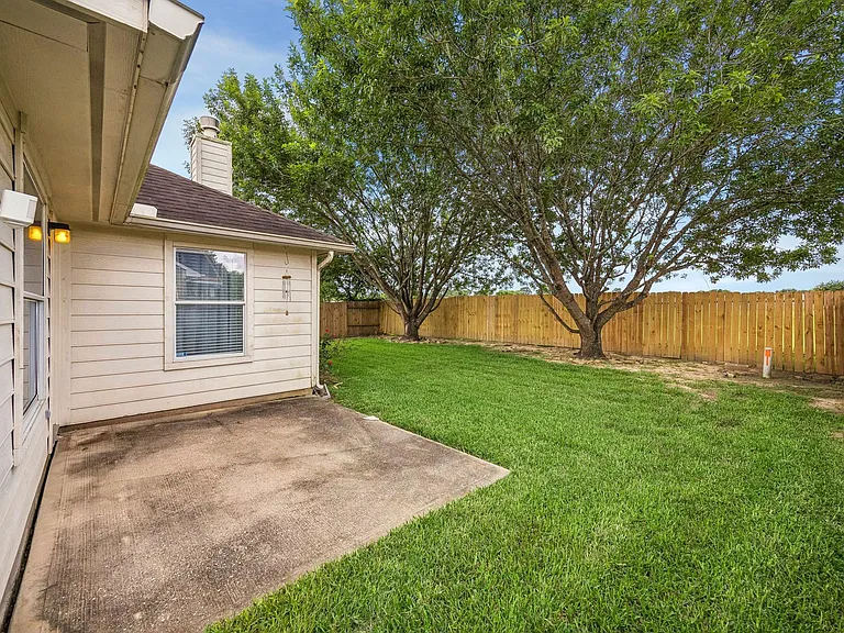 24027 Floragate Dr — Photo 21