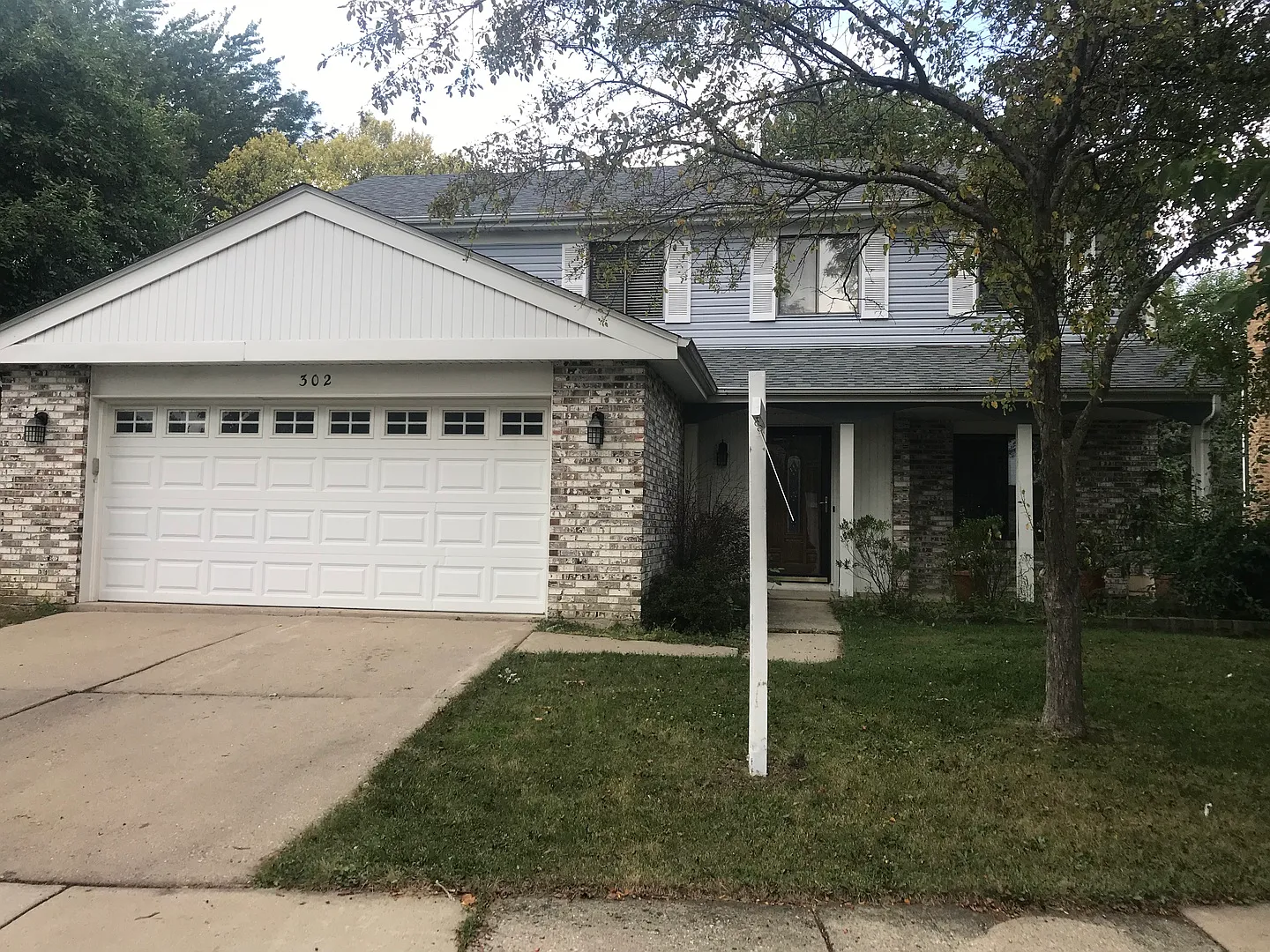 302 Abbey Ln photo 1