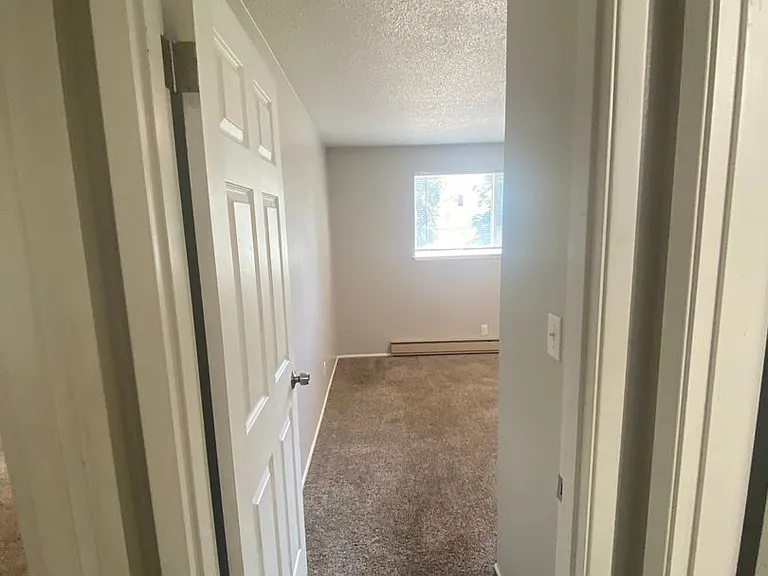 401 S Holly St — Photo 23