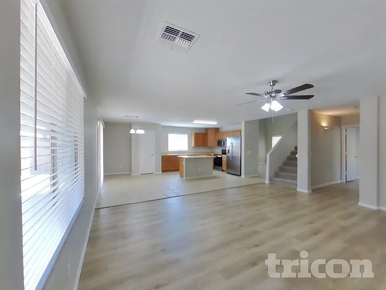 34113 N Alison Dr — Photo 3