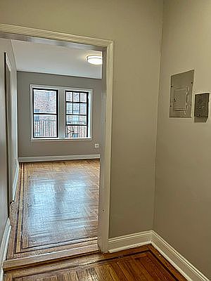 2nd image of 2800 Bronx Park E #Mfive1