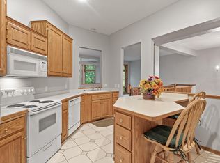 8775 Hunters Way, Apple Valley, MN 55124