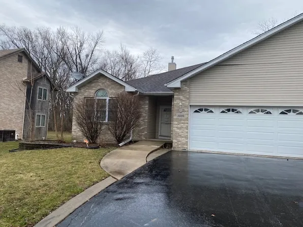 1525 Wood St, Crete, IL 60417