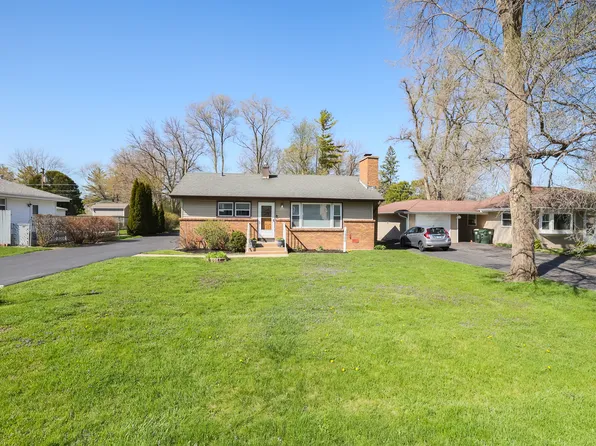 1920 Fairfield Rd, Lindenhurst, IL 60046