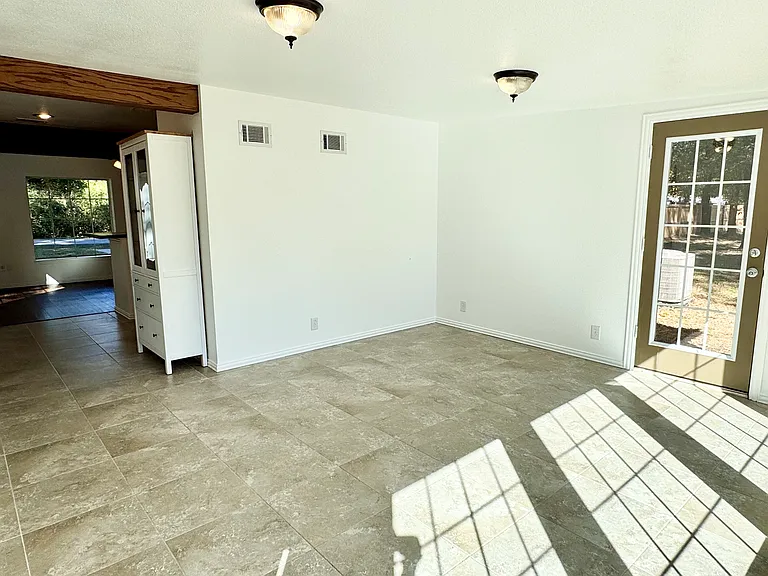 921 Bradleys Bnd — Photo 11