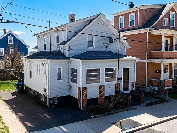 3rd image of 37 Hampton St