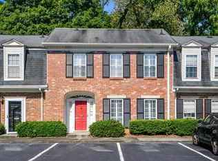 4 Valley Forge Pl NW, Atlanta, GA 30318