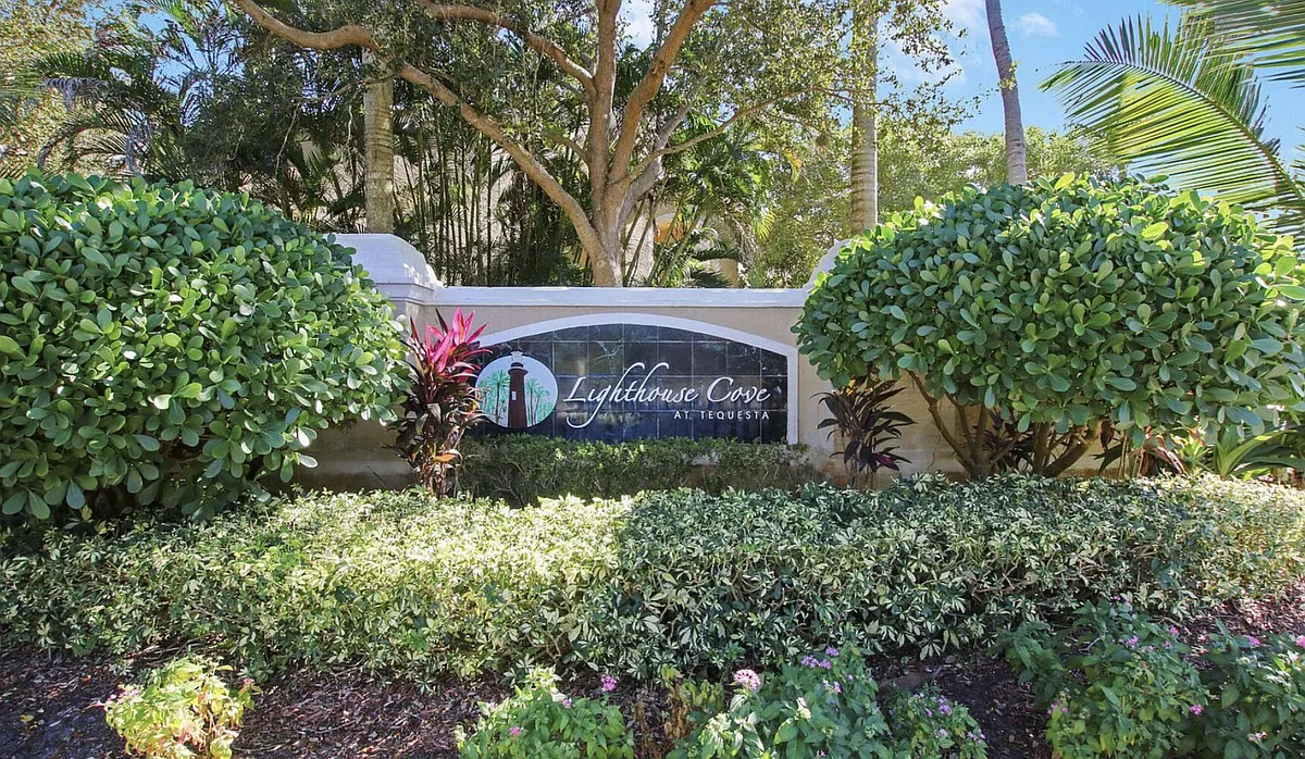 Building Photo - 266 Village Blvd #6102