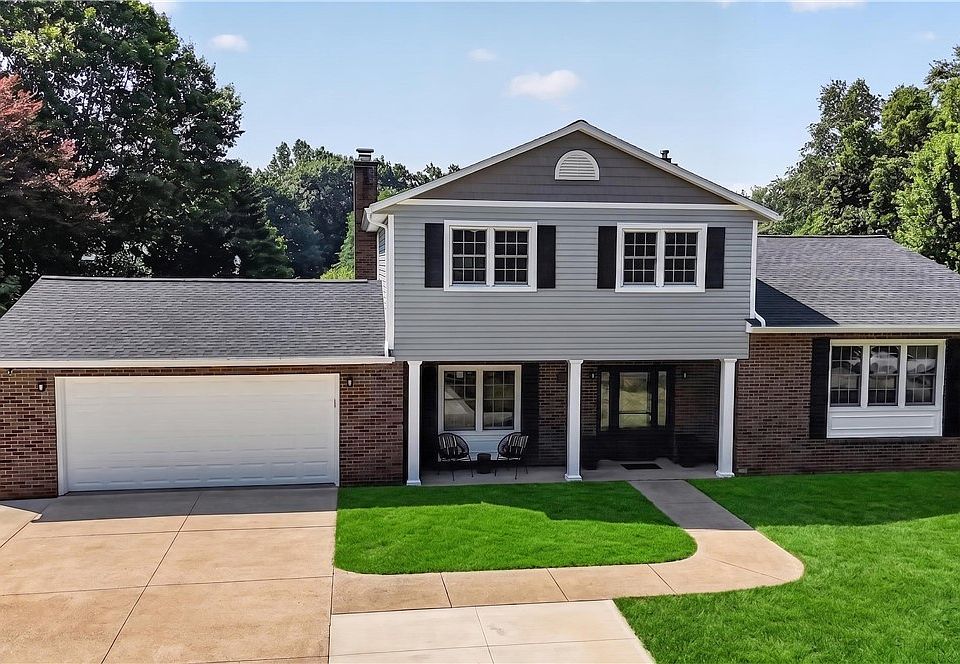 1st image of 423 Winding Way
