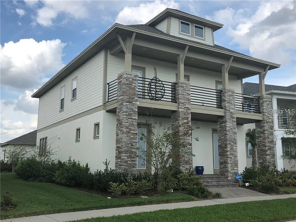 4 bed, 3.0 bath, 2462 sqft, $4,900 — Photo 2