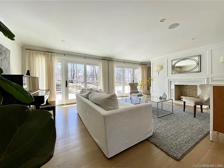 7 Whaling Rd — Photo 3